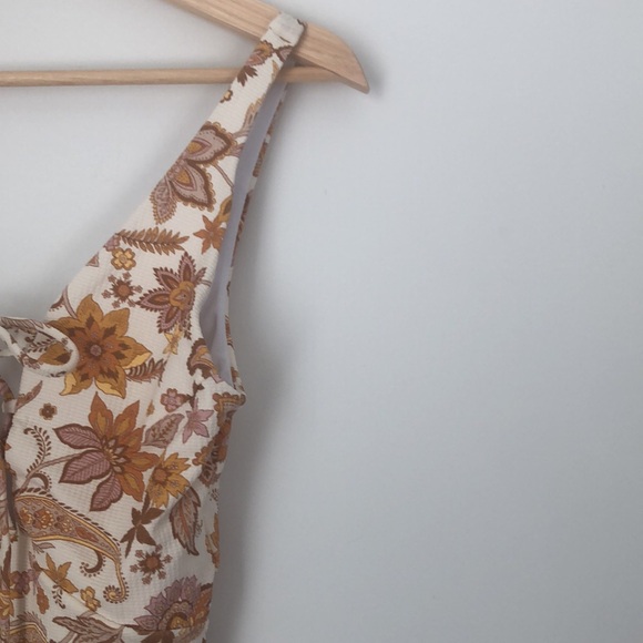 Ghanda Swimsuit - Picture 2 of 4